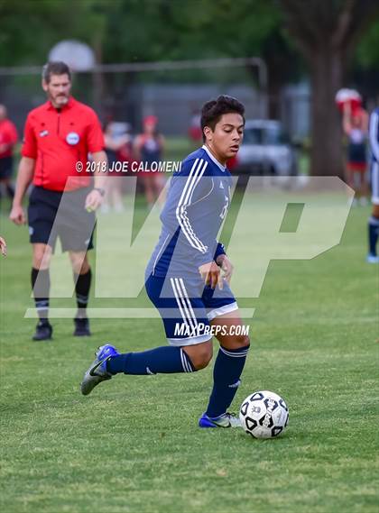 Thumbnail 2 in Lee [Robert E.] vs Smithson Valley (Class 6A Region 4 Area) photogallery.