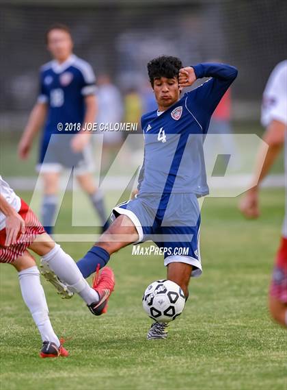 Thumbnail 2 in Lee [Robert E.] vs Smithson Valley (Class 6A Region 4 Area) photogallery.