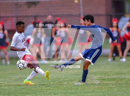 Thumbnail 2 in Lee [Robert E.] vs Smithson Valley (Class 6A Region 4 Area) photogallery.