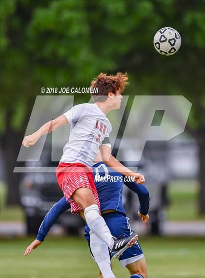 Thumbnail 3 in Lee [Robert E.] vs Smithson Valley (Class 6A Region 4 Area) photogallery.