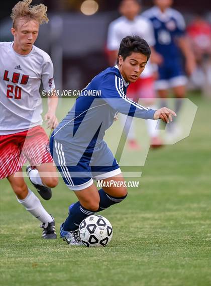 Thumbnail 3 in Lee [Robert E.] vs Smithson Valley (Class 6A Region 4 Area) photogallery.