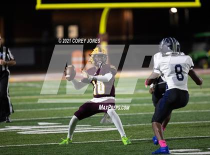 Thumbnail 3 in Spalding vs Perry photogallery.