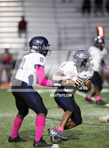 Thumbnail 3 in Spalding vs Perry photogallery.