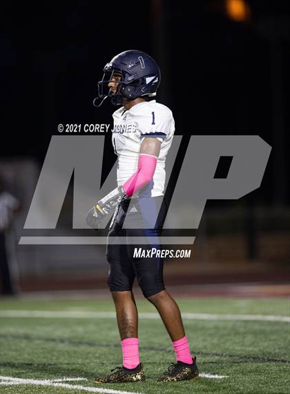 Thumbnail 3 in Spalding vs Perry photogallery.