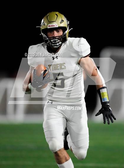 Thumbnail 1 in Canon City @ Cheyenne Mountain photogallery.