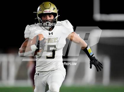 Thumbnail 3 in Canon City @ Cheyenne Mountain photogallery.