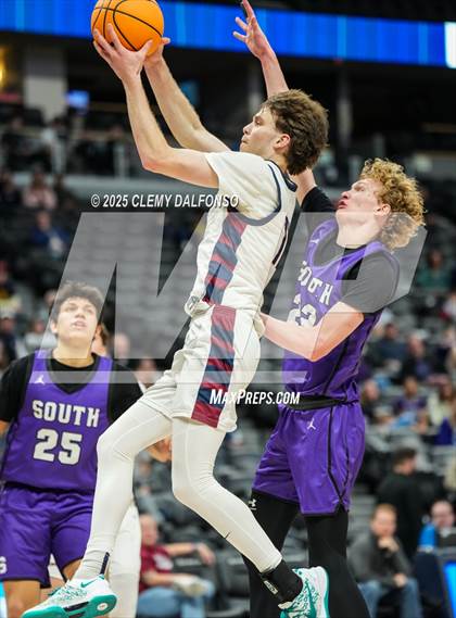 Thumbnail 2 in Denver South vs Dakota Ridge (Ball Arena) photogallery.