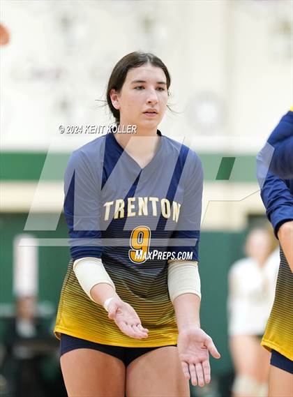 Thumbnail 3 in Oxford vs. Trenton (Notre Dame Prep Quad) photogallery.