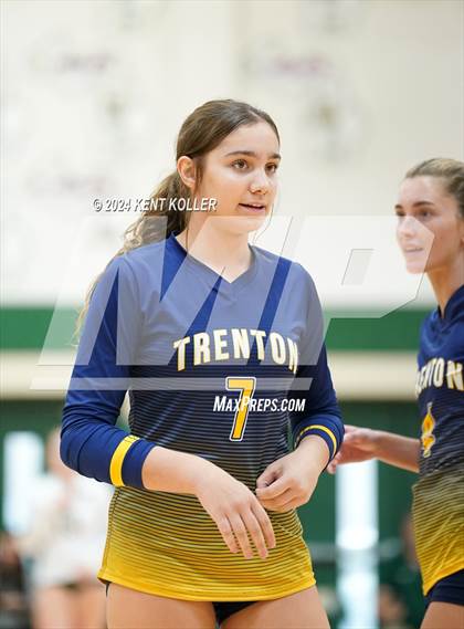Thumbnail 3 in Oxford vs. Trenton (Notre Dame Prep Quad) photogallery.