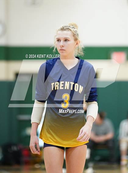 Thumbnail 1 in Oxford vs. Trenton (Notre Dame Prep Quad) photogallery.