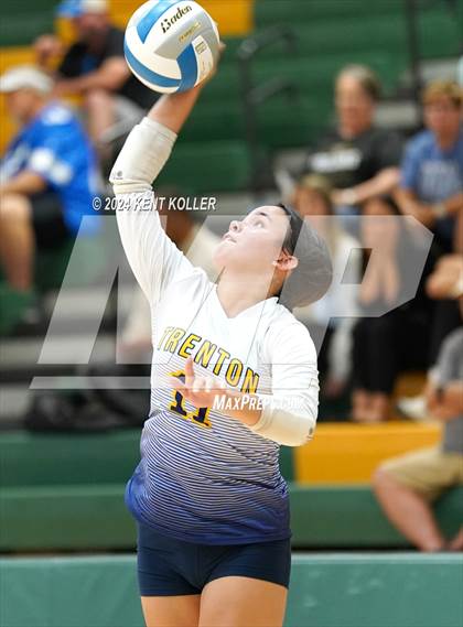 Thumbnail 3 in Oxford vs. Trenton (Notre Dame Prep Quad) photogallery.