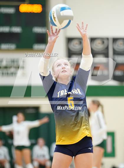 Thumbnail 1 in Oxford vs. Trenton (Notre Dame Prep Quad) photogallery.