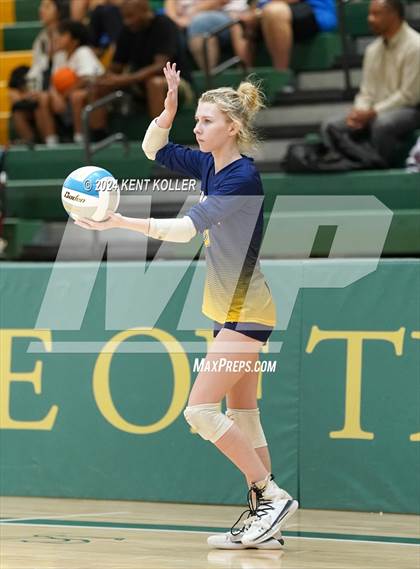 Thumbnail 1 in Oxford vs. Trenton (Notre Dame Prep Quad) photogallery.