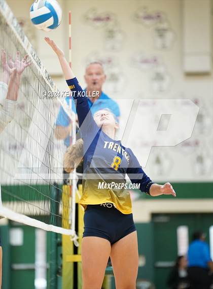Thumbnail 1 in Oxford vs. Trenton (Notre Dame Prep Quad) photogallery.