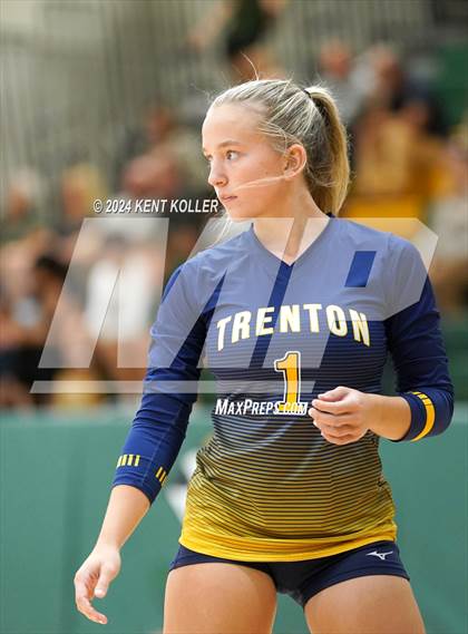 Thumbnail 2 in Oxford vs. Trenton (Notre Dame Prep Quad) photogallery.