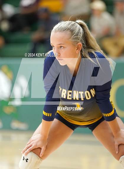 Thumbnail 2 in Oxford vs. Trenton (Notre Dame Prep Quad) photogallery.