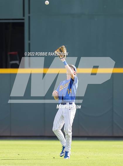 Thumbnail 2 in Nazareth vs. Kennard (UIL 1A Baseball Semifinal) photogallery.
