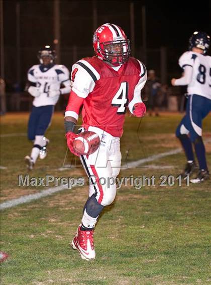 Thumbnail 2 in Elsinore vs. Summit (CIF SS Eastern Division Final) photogallery.