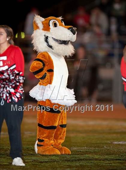 Thumbnail 1 in Elsinore vs. Summit (CIF SS Eastern Division Final) photogallery.