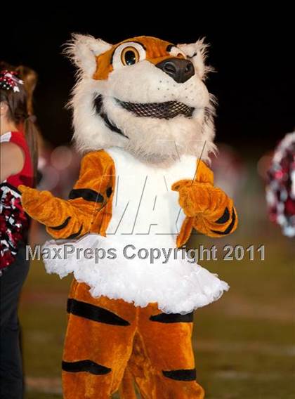 Thumbnail 1 in Elsinore vs. Summit (CIF SS Eastern Division Final) photogallery.