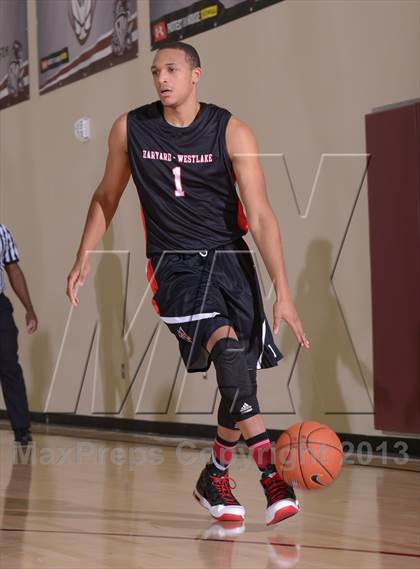 Thumbnail 3 in Harvard-Westlake vs. Catalina Foothills (MaxPreps Holiday Classic) photogallery.