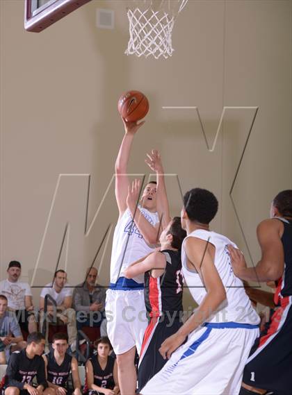 Thumbnail 3 in Harvard-Westlake vs. Catalina Foothills (MaxPreps Holiday Classic) photogallery.