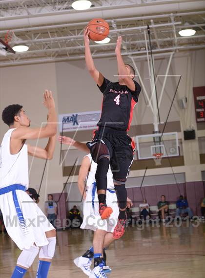 Thumbnail 3 in Harvard-Westlake vs. Catalina Foothills (MaxPreps Holiday Classic) photogallery.