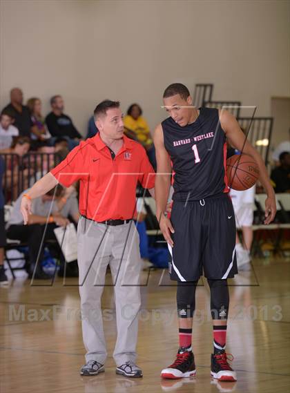 Thumbnail 3 in Harvard-Westlake vs. Catalina Foothills (MaxPreps Holiday Classic) photogallery.