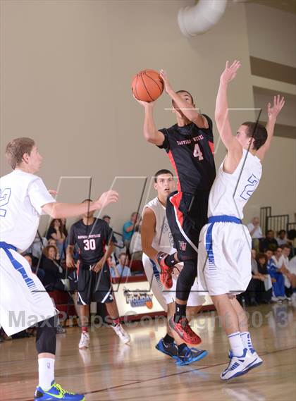 Thumbnail 2 in Harvard-Westlake vs. Catalina Foothills (MaxPreps Holiday Classic) photogallery.