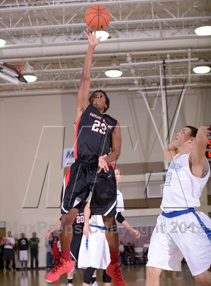 Thumbnail 3 in Harvard-Westlake vs. Catalina Foothills (MaxPreps Holiday Classic) photogallery.