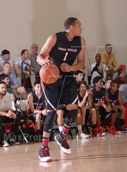 Thumbnail 2 in Harvard-Westlake vs. Catalina Foothills (MaxPreps Holiday Classic) photogallery.
