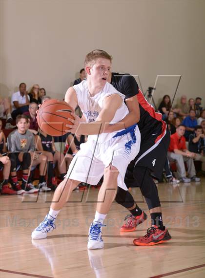 Thumbnail 1 in Harvard-Westlake vs. Catalina Foothills (MaxPreps Holiday Classic) photogallery.