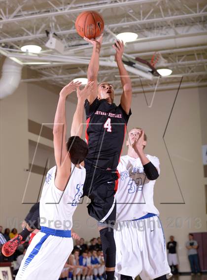 Thumbnail 2 in Harvard-Westlake vs. Catalina Foothills (MaxPreps Holiday Classic) photogallery.