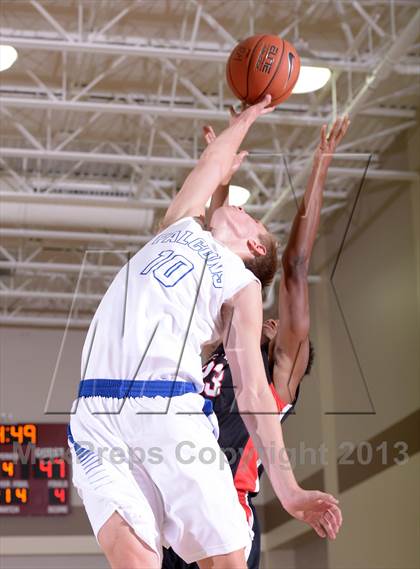 Thumbnail 3 in Harvard-Westlake vs. Catalina Foothills (MaxPreps Holiday Classic) photogallery.