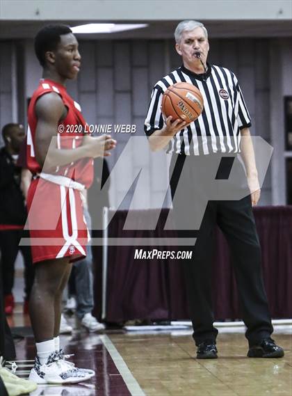 Thumbnail 3 in Springfield Central vs. St. John's (Spalding Hoophall Classic) photogallery.