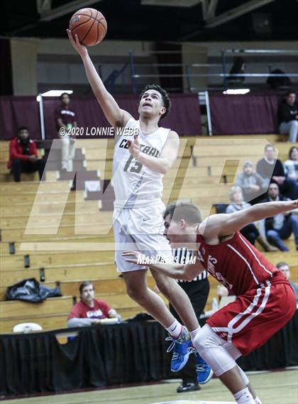 Thumbnail 2 in Springfield Central vs. St. John's (Spalding Hoophall Classic) photogallery.