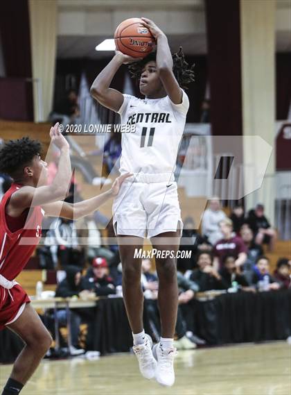 Thumbnail 3 in Springfield Central vs. St. John's (Spalding Hoophall Classic) photogallery.