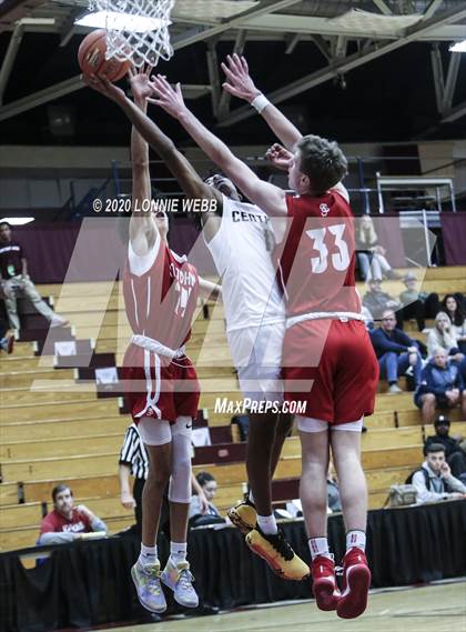 Thumbnail 2 in Springfield Central vs. St. John's (Spalding Hoophall Classic) photogallery.