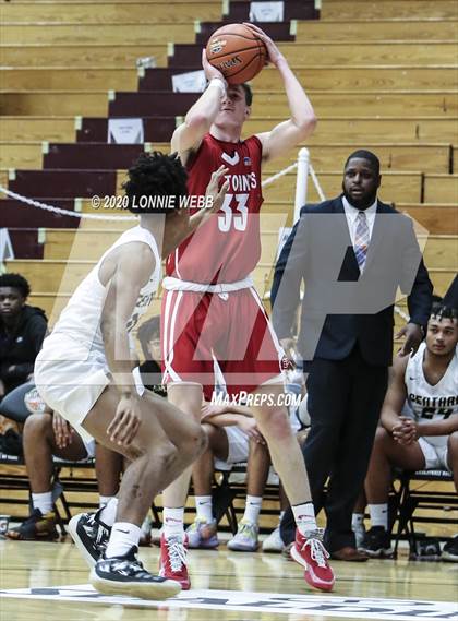 Thumbnail 3 in Springfield Central vs. St. John's (Spalding Hoophall Classic) photogallery.