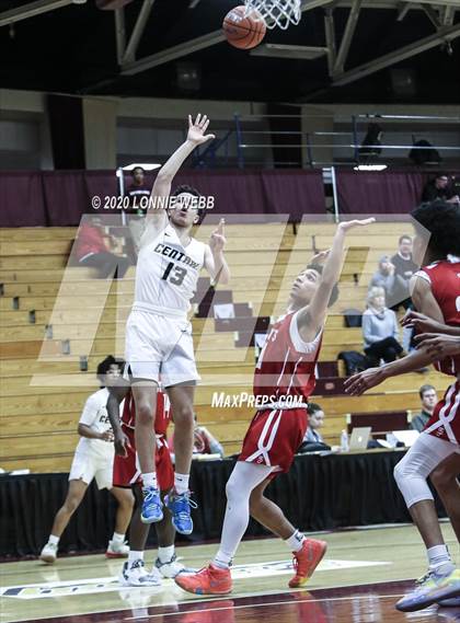 Thumbnail 3 in Springfield Central vs. St. John's (Spalding Hoophall Classic) photogallery.