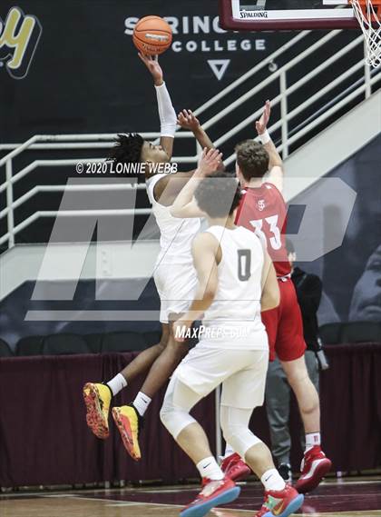 Thumbnail 1 in Springfield Central vs. St. John's (Spalding Hoophall Classic) photogallery.