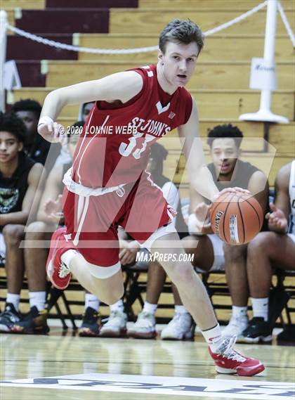 Thumbnail 2 in Springfield Central vs. St. John's (Spalding Hoophall Classic) photogallery.