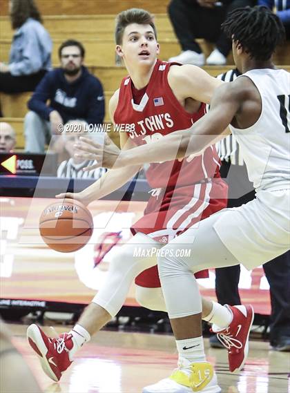 Thumbnail 3 in Springfield Central vs. St. John's (Spalding Hoophall Classic) photogallery.