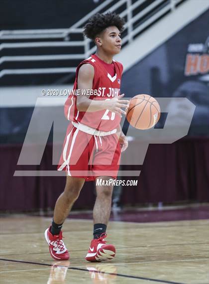 Thumbnail 1 in Springfield Central vs. St. John's (Spalding Hoophall Classic) photogallery.