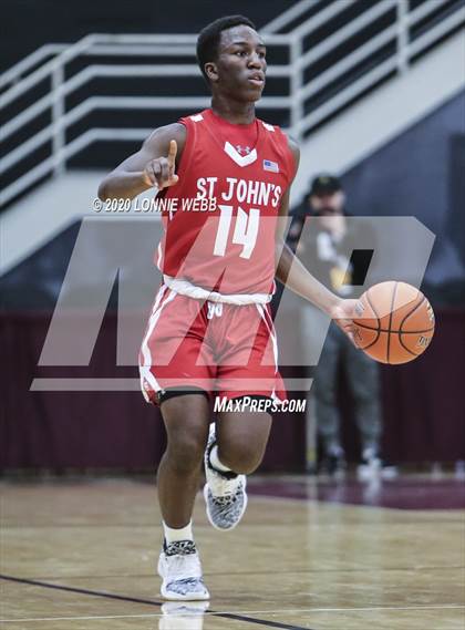 Thumbnail 2 in Springfield Central vs. St. John's (Spalding Hoophall Classic) photogallery.