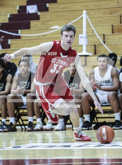 Thumbnail 3 in Springfield Central vs. St. John's (Spalding Hoophall Classic) photogallery.