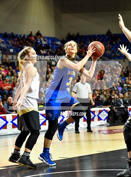 Thumbnail 1 in Charleston vs Mountain View (AAA 3A Final) photogallery.