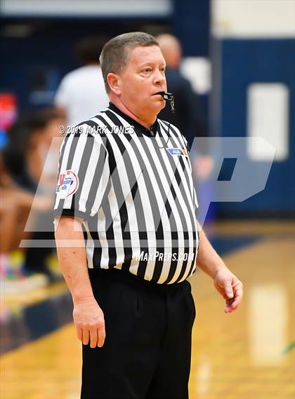 Thumbnail 3 in Apollo vs. Deer Valley (Sunnyslope Hoopsgiving Tournament) photogallery.
