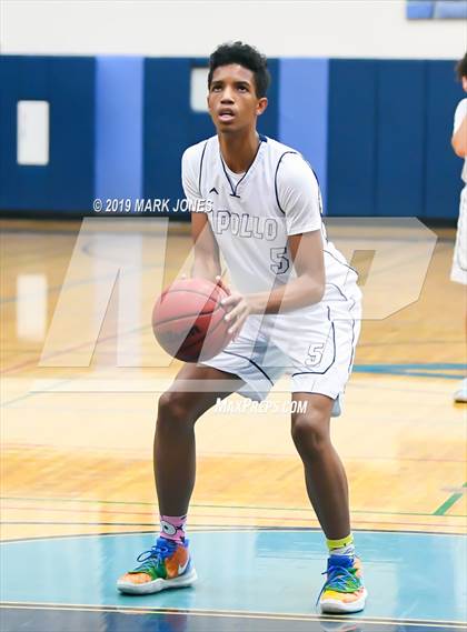 Thumbnail 2 in Apollo vs. Deer Valley (Sunnyslope Hoopsgiving Tournament) photogallery.