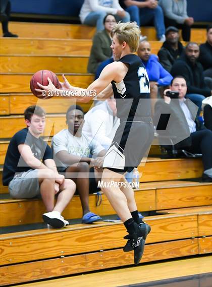 Thumbnail 1 in Apollo vs. Deer Valley (Sunnyslope Hoopsgiving Tournament) photogallery.